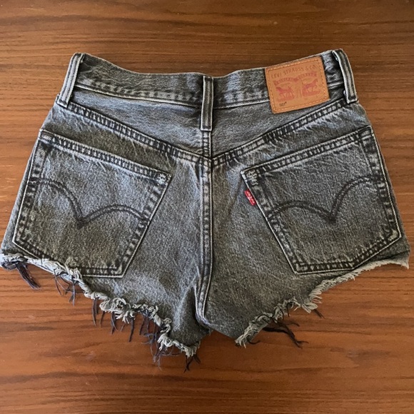 Levi’s 501 Black Shorts with distress - Picture 2 of 3